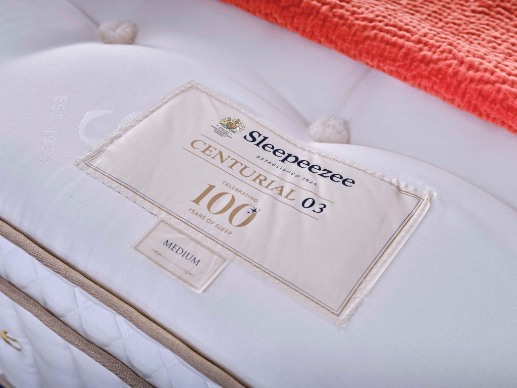 Centurial 03 Sleepeezee