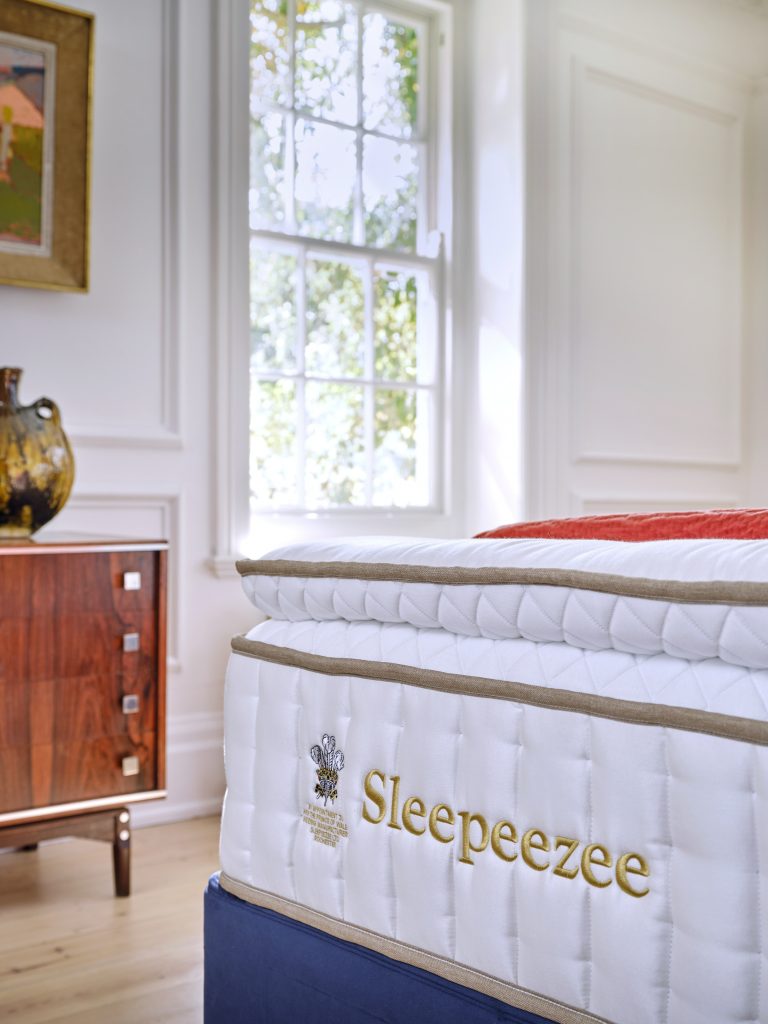 Centurial 03 Sleepeezee